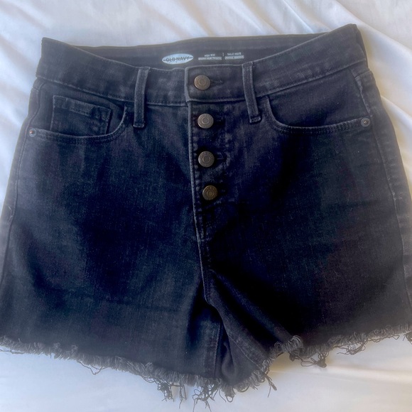 OLD NAVY BLACK DEMIN SHORTS - Picture 3 of 6